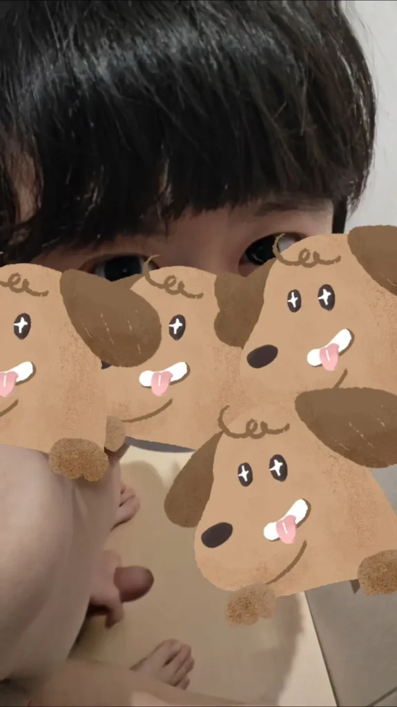 夢幻風小正太唯美寫真，軟萌狗狗貼圖營造氛圍